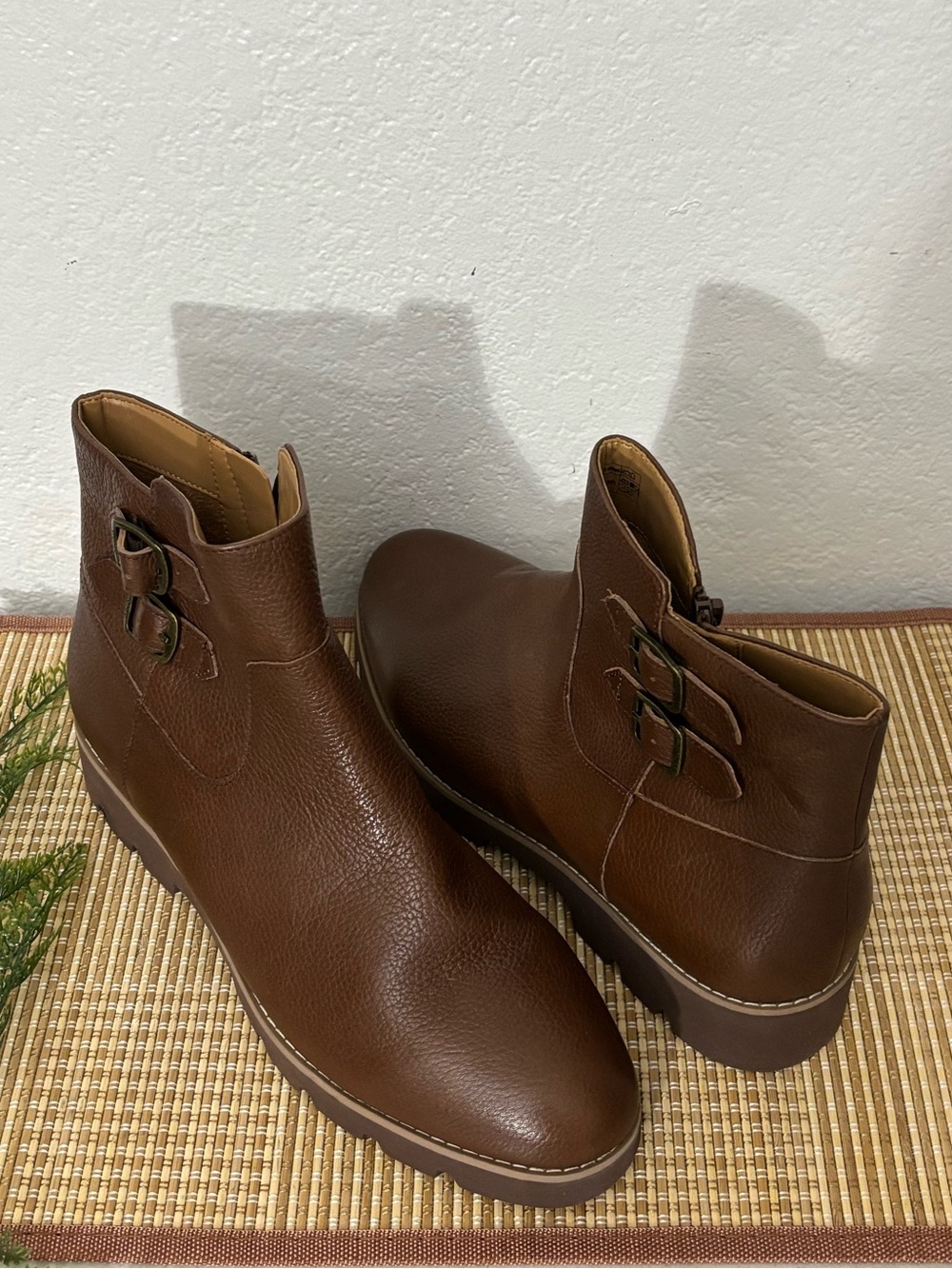 VIONIC Woman CARISSA Ankle Boot Size: 10